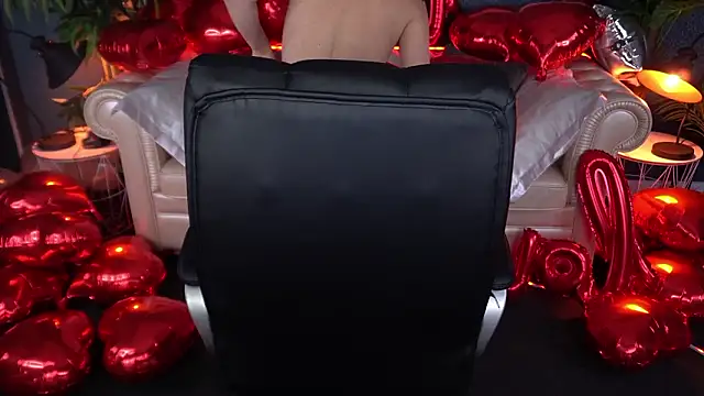 Dafni Monn online show from February 4, 2026, 6:52 am