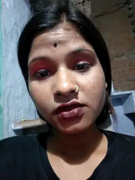 Nirasha cute online show from February 15, 2026, 6:07 pm