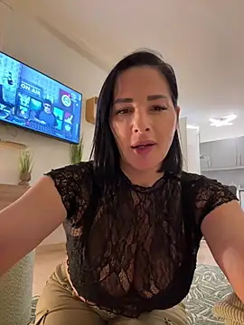 Maya-www online show from February 15, 2026, 5:34 pm