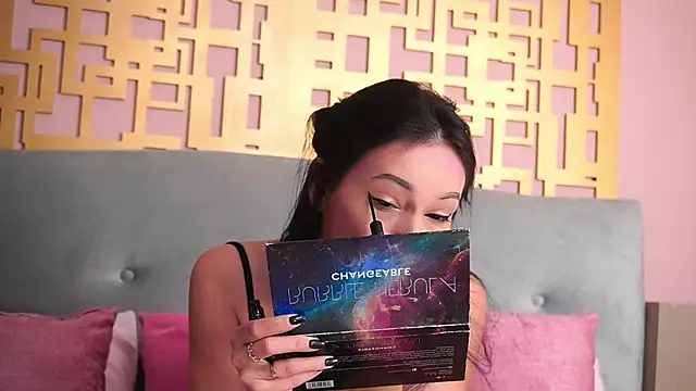 BellaNoirX online show from April 9, 2026, 5:09 am