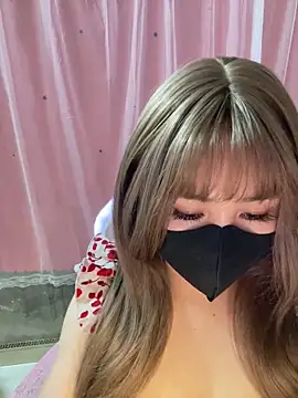 -Violet-t online show from March 18, 2026, 1:13 pm