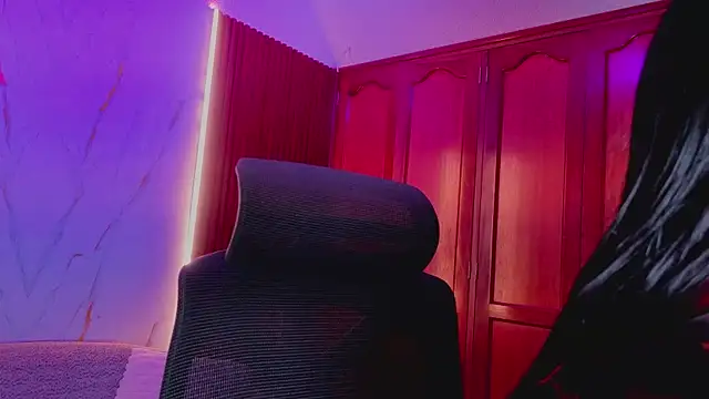 dulcetorresvg online show from April 10, 2026, 3:13 am