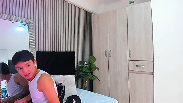 Snapshot of LeoHard__ chatting on February 3, 2026, 2:10 am LeoHard online show from February 3, 2026, 2:10 am