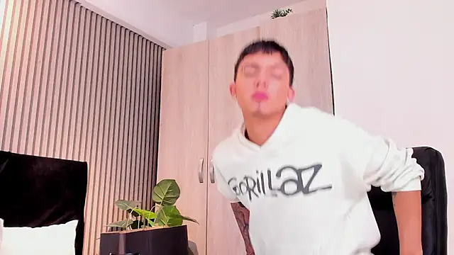 Snapshot of LeoHard__ chatting on January 16, 2026, 11:58 am LeoHard online show from January 16, 2026, 11:58 am