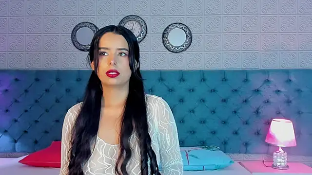 TinyRosee online show from March 3, 2026, 8:05 pm