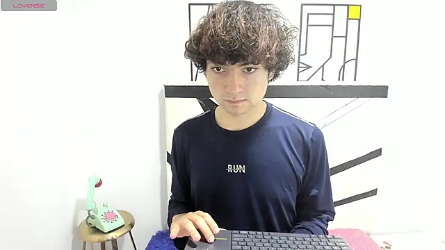 SHAW FROSTE online show from January 15, 2026, 10:46 pm