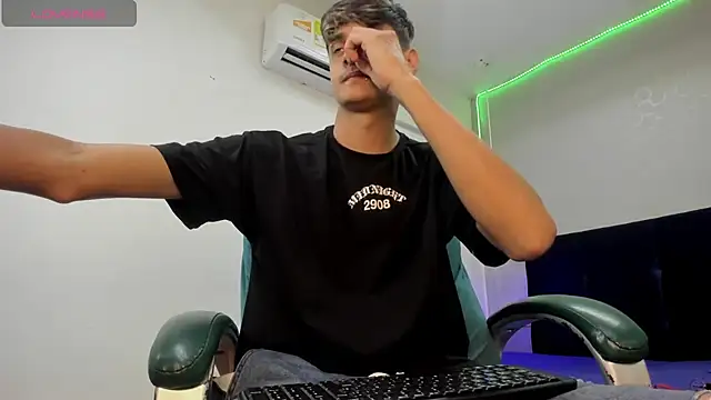 Snapshot of Nick_Alejandro chatting on January 10, 2026, 8:59 pm Nick Alejandro online show from January 10, 2026, 8:59 pm