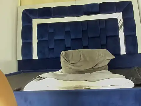 Scook Gray  online show from February 12, 2026, 7:19 am