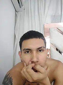 Scook Gray  online show from April 4, 2026, 4:46 pm