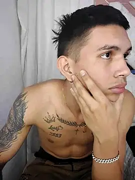 Scook Gray  online show from April 7, 2026, 4:42 pm