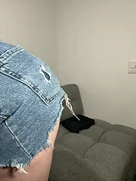moon0626 online show from July 14, 2026, 3:11 am