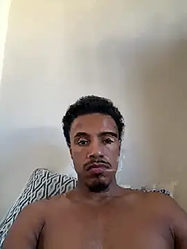 Snapshot of LorenzoBlack27 chatting on July 18, 2026, 6:27 pm LorenzoBlack27 online show from July 18, 2026, 6:27 pm