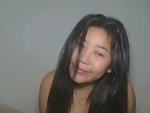 Zyeiii online show from March 13, 2026, 9:03 am