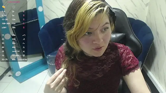 Snapshot of Nezuko_v chatting on January 10, 2026, 3:13 am Nezuko v online show from January 10, 2026, 3:13 am