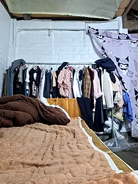 Adela-222 online show from April 7, 2026, 5:42 am