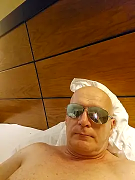 Snapshot of no_snitch_isoke chatting on February 9, 2026, 11:14 pm no snitch isoke online show from February 9, 2026, 11:14 pm