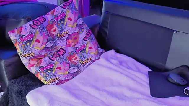 Snapshot of nova_salvatore chatting on February 3, 2026, 6:40 am nova salvatore online show from February 3, 2026, 6:40 am