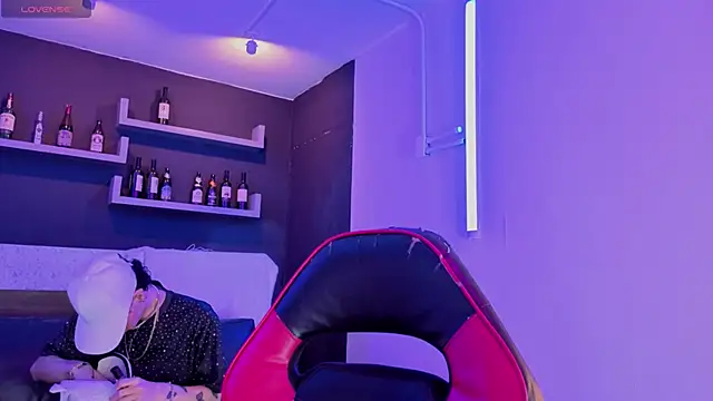 Snapshot of nova_salvatore chatting on February 25, 2026, 4:12 am nova salvatore online show from February 25, 2026, 4:12 am