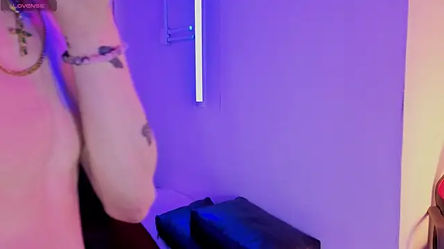 Snapshot of nova_salvatore chatting on February 26, 2026, 4:01 am nova salvatore online show from February 26, 2026, 4:01 am