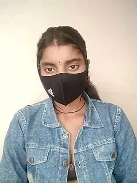 Erotic-Girl online show from January 14, 2026, 7:23 am