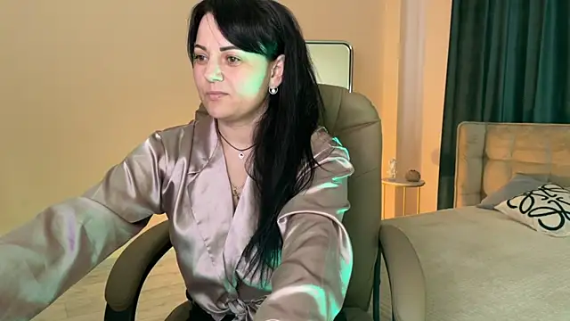  SilkyShadow  online show from May 11, 2026, 1:51 am