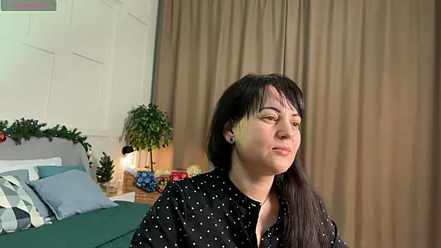  SilkyShadow  online show from January 15, 2026, 1:09 am