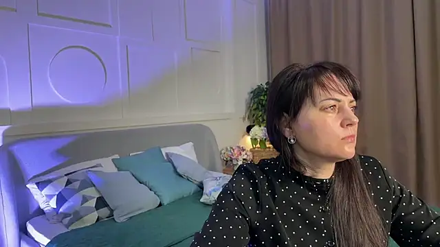  SilkyShadow  online show from February 1, 2026, 12:53 am