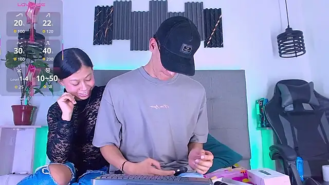 Sophi and Jack online show from March 16, 2026, 11:07 pm