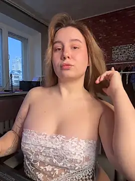 AnnaSeint online show from February 18, 2026, 1:40 pm