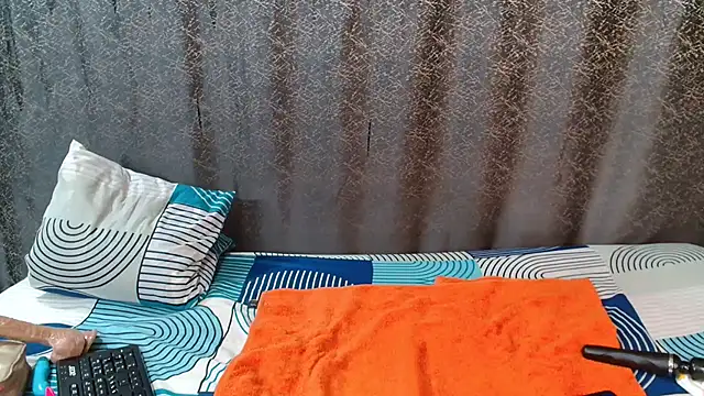 Snapshot of Amanda_April chatting on February 16, 2026, 3:43 pm Amanda April online show from February 16, 2026, 3:43 pm