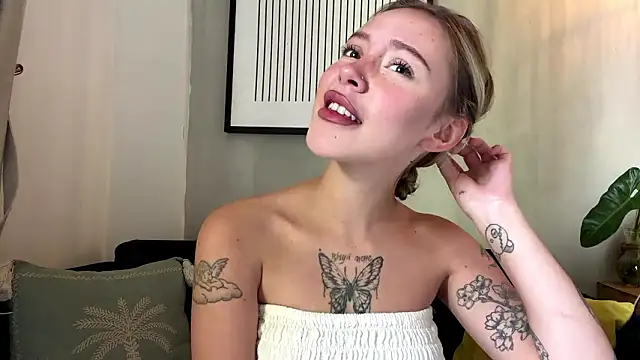 Snapshot of MartinaDeoliveira chatting on February 1, 2026, 5:06 am MartinaDeoliveira online show from February 1, 2026, 5:06 am