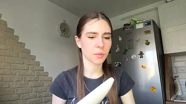 ElsieKuhlmann online show from April 13, 2026, 5:11 am