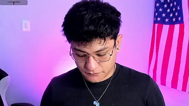 Theo Rowan online show from February 17, 2026, 8:06 pm