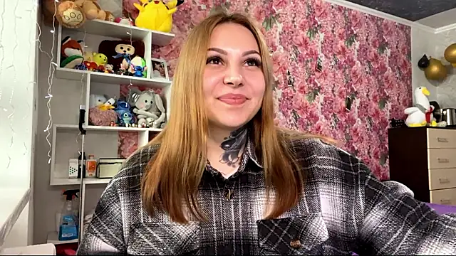 Snapshot of TraciBallena chatting on February 4, 2026, 12:00 pm TraciBallena online show from February 4, 2026, 12:00 pm