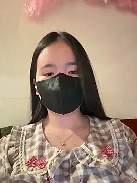 Gwen879 online show from February 7, 2026, 1:30 pm