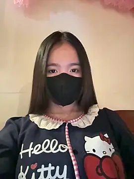 Gwen879 online show from February 6, 2026, 1:18 pm