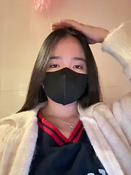 Gwen879 online show from March 12, 2026, 12:27 am