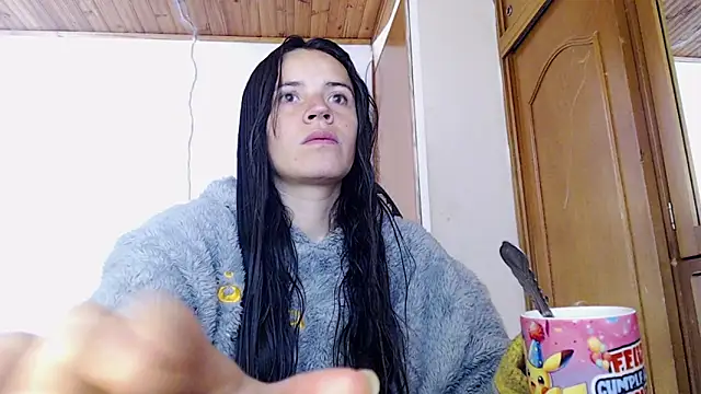 Shanel Lozano online show from May 10, 2026, 1:14 pm