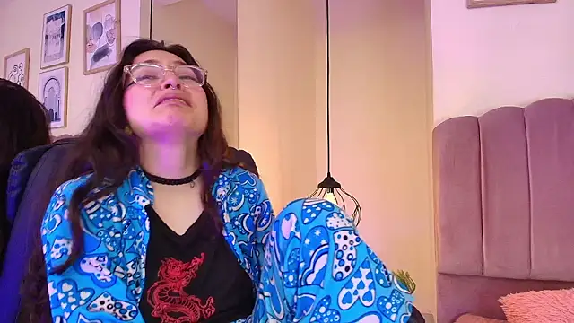 Hanabie  online show from February 4, 2026, 3:23 am