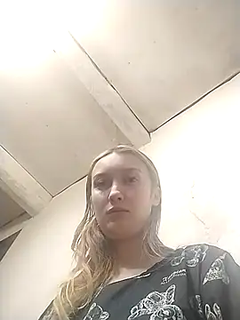 Olivia Kis online show from January 13, 2026, 2:21 pm