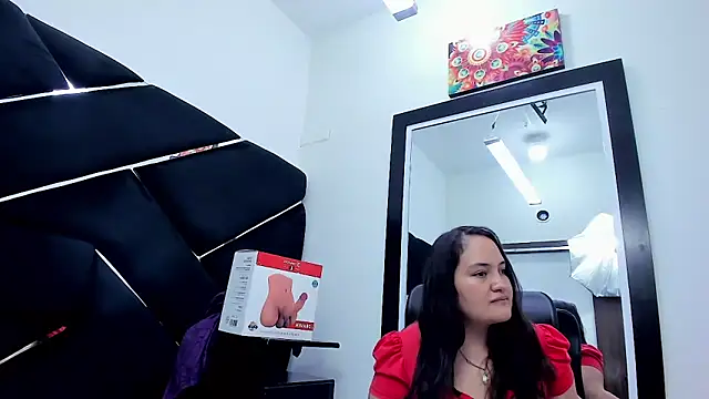 MiaRouss69 online show from May 14, 2026, 11:24 pm