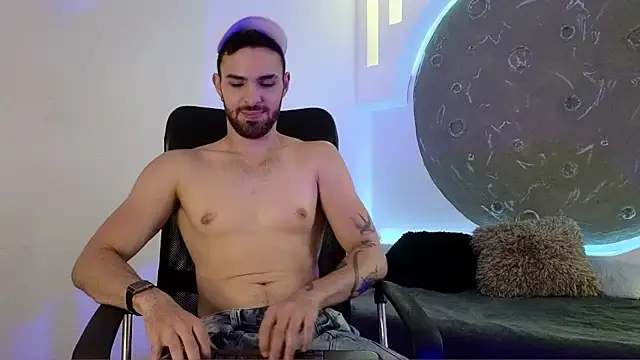 Apolo lux1 online show from February 10, 2026, 8:30 pm