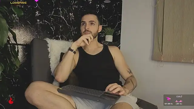 Snapshot of Apolo_lux1 chatting on January 14, 2026, 2:48 am Apolo lux1 online show from January 14, 2026, 2:48 am