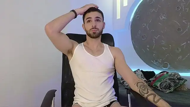 Apolo lux1 online show from February 11, 2026, 8:41 pm