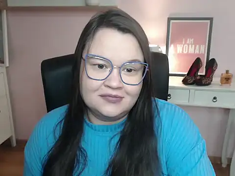 Snapshot of HollyDanceSoul chatting on February 16, 2026, 5:17 am HollyDanceSoul online show from February 16, 2026, 5:17 am