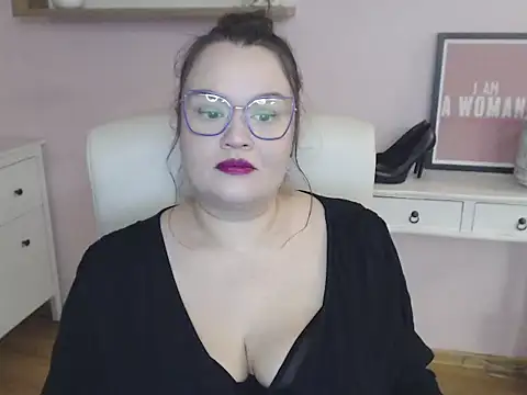 Snapshot of HollyDanceSoul chatting on January 14, 2026, 6:17 am HollyDanceSoul online show from January 14, 2026, 6:17 am