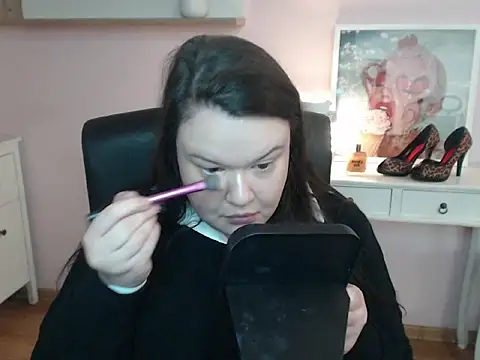 Snapshot of HollyDanceSoul chatting on February 13, 2026, 5:40 am HollyDanceSoul online show from February 13, 2026, 5:40 am