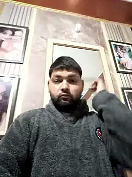 Pulkeet1433 online show from February 7, 2026, 5:32 pm