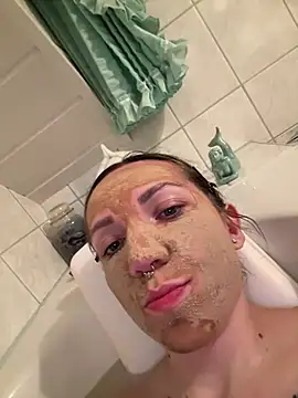 Marina und Jayden online show from February 2, 2026, 8:19 pm