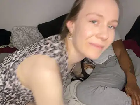 midnight ballerina  online show from March 10, 2026, 9:19 pm